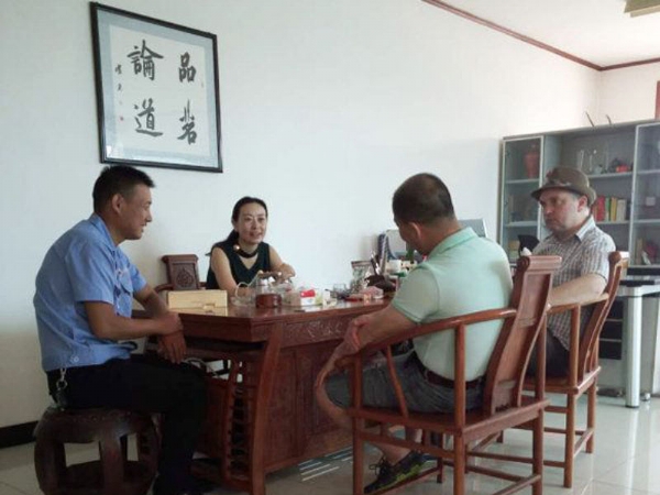澳大利亚客户到山东裕鑫重工有限公司进行考察